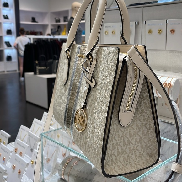 Michael Kors Sheila Medium Signature Logo and Metallic Satchel Crossbody CZ NWT - Picture 3 of 16